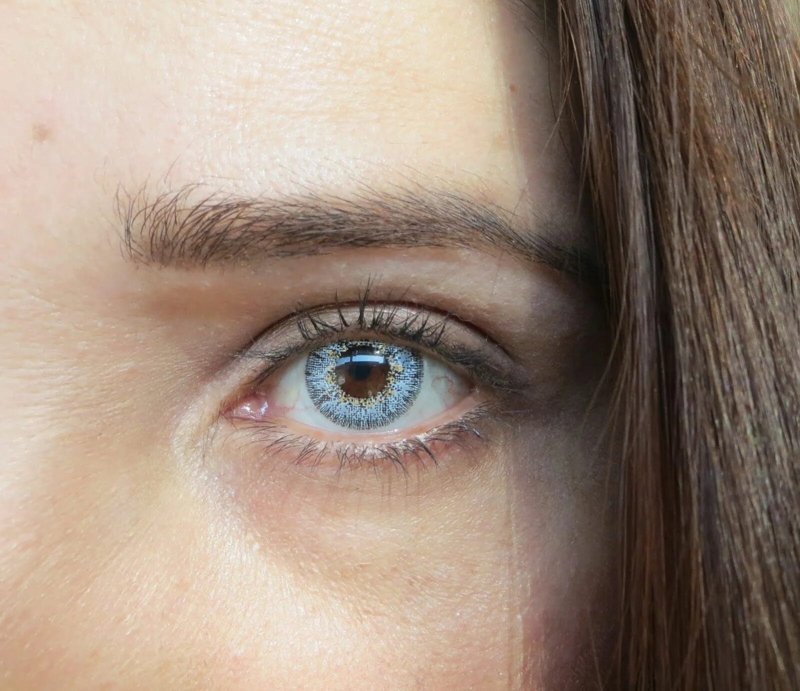 Холодный оттенок глаз. Линзы Hypnose. Прозрачный цвет глаз. Натуральные цвета глаз. Бесцветный цвет глаз.