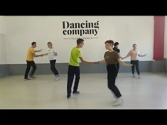 Брейк данс 20 век. Курс хоп. Танцующие люди. Танцор хип хоп. Курс хоп.