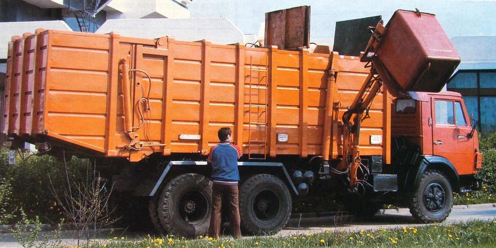 Старые мусоровозы. Зис 5 мусоровоз. Мусоровоз ко 415а камаз 53213. Мусоровоз газ 53 с боковой загрузкой. Камаз мусоровоз ко 415.