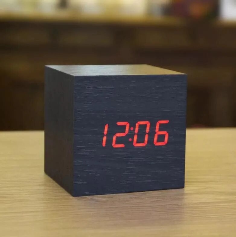 Часы cube. Электронные часы VST-869 (куб). Электронные часы деревянный куб VST-869. Электронные часы деревянный куб VST-869 (черный). Часы VST 869.