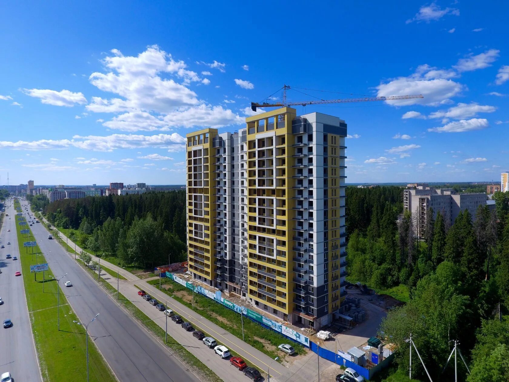 Жилой комплекс покровский. ЖК Покровский Ижевск. Покровский Ижевск Комос. ЖК Тринити Ижевск Комос Строй. Покровский 1.1 Ижевск.