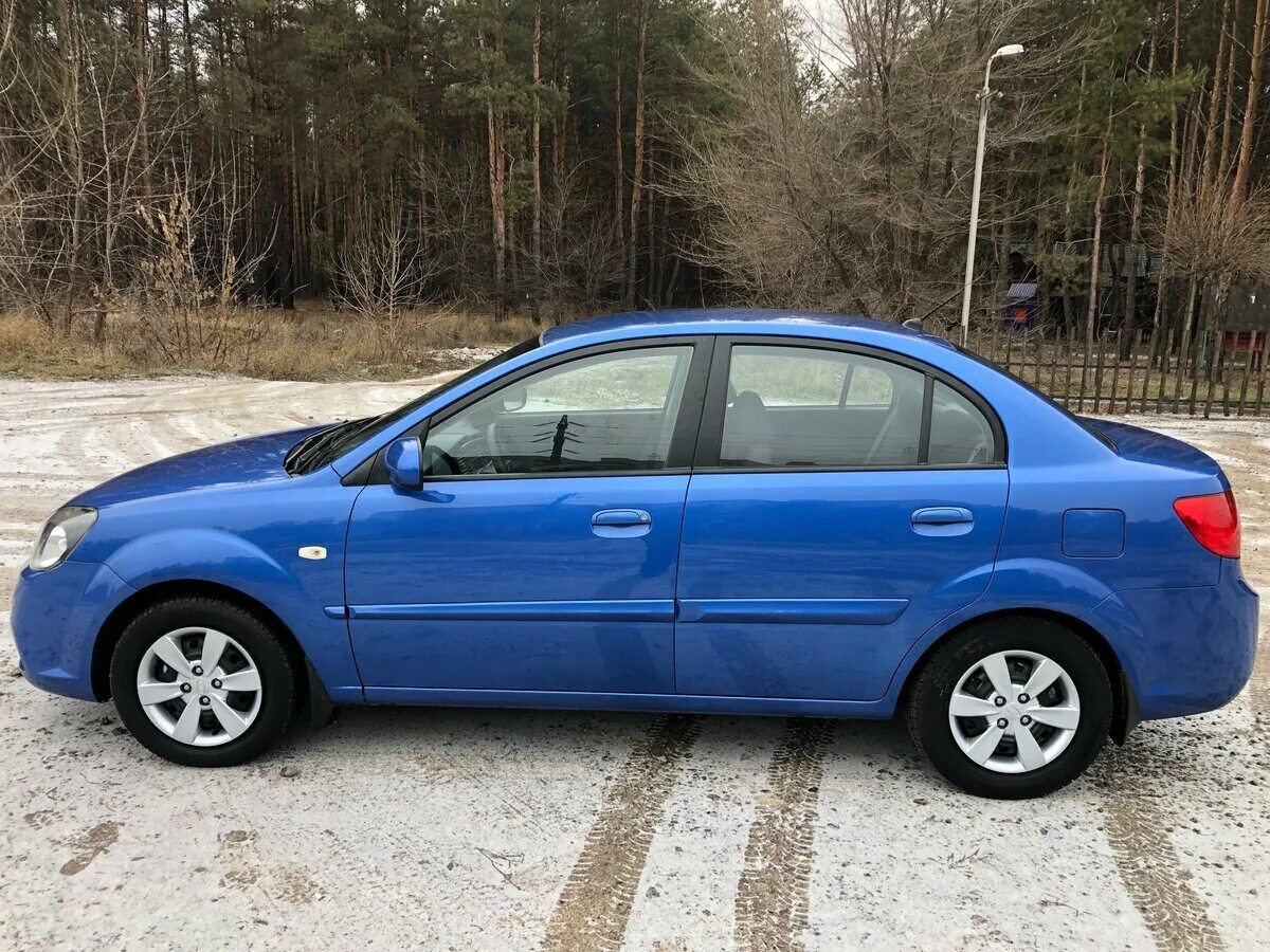 Купить кия рио 2. Kia Rio 2010. Kia Rio 2010 хэтчбек. Kia Рио 2010. Киа Рио 2010 года хэтчбек.