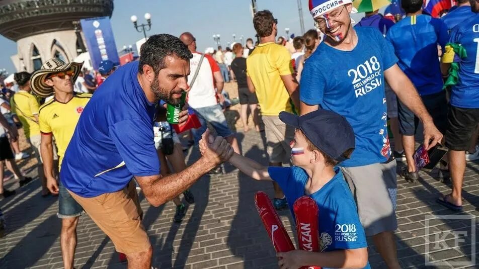 Казань иностранцы. Казань экскурсии по городу. Иностранные студенты казань. Казань экскурсии по городу. Казань иностранцы.