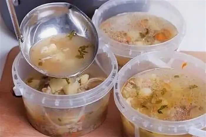 Замораживают ли супы. Заморозка супа. Заморозка супа порционно. Замороженный суп. Заморозка супа в морозилке.