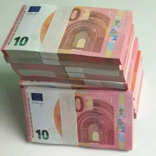 100 000 рублей в евро. 10 Евро пачка. Пачка купюр 100 евро. 10 Евро купюра. 10 Евро банкноты евро.