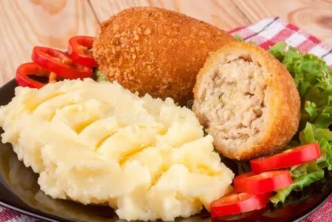 Котлета по киевски с картофельным пюре