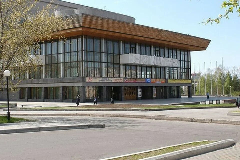 театр музкомедии хабаровск зал. краевой музыкальный театр хабаровск. сайт театра музкомедии хабаровск. хабаровский краевой музыкальный театр зал. сайт театра музкомедии хабаровск.