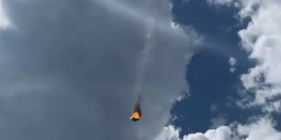 Ракета в небе. Ракета с запуском. Ракета в воздухе. 23 февраля сбили самолет в краснодарском крае