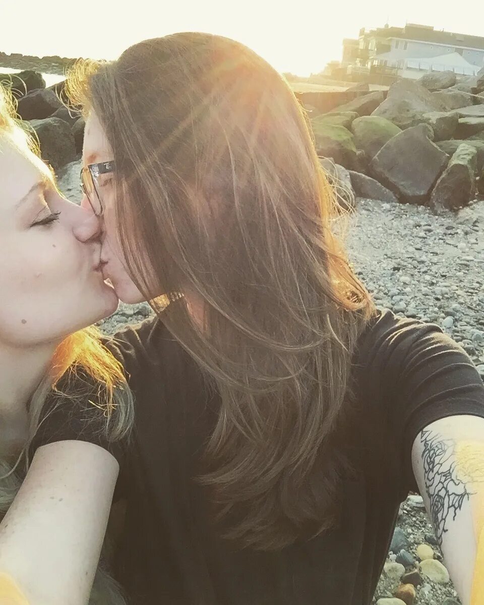 Kolyaolya бар. Черло пырло. Бар 2 лесбухи. Бар 2 лесбухи текст скриптонит. Бар 2 лесхуби.