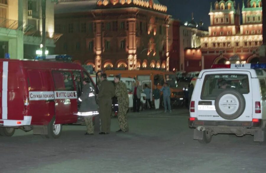 Реакция запада на теракт в москве. Теракт на Манежной площади 1999. Взрыв в ТЦ Охотный ряд 1999.