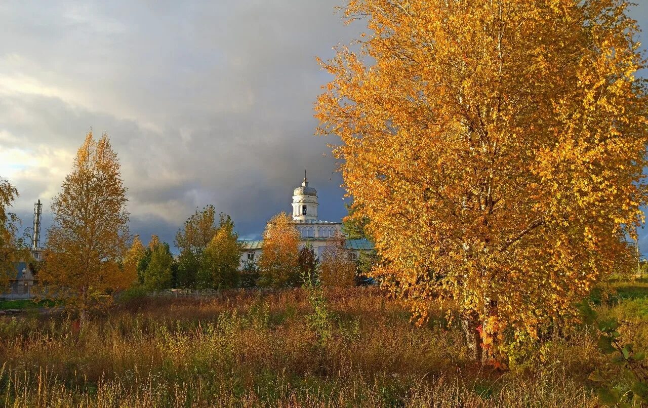 Лысьва осень. Лысьва храм