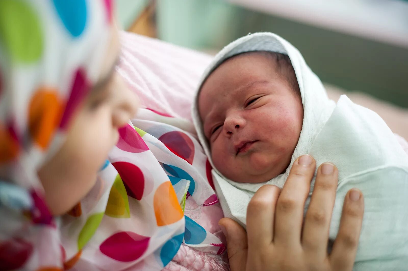 9 дней после рождения. Новорожденный ребенок. Новорожденные арабские дети.