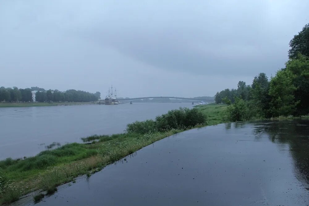 Погода п новгородское. Река Колодня в Новгородской области. Новоселово Саратовская область. Великий Новгород сегодня погода гроза.