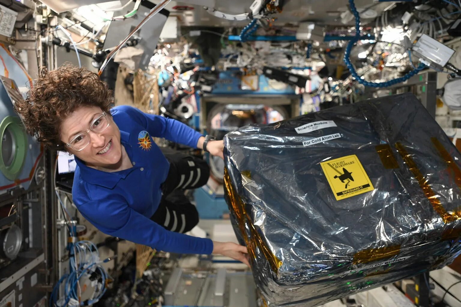 Рекорд по времени в космосе. Женщины на МКС. Женщины на орбитальной станции. Женщина космос.
