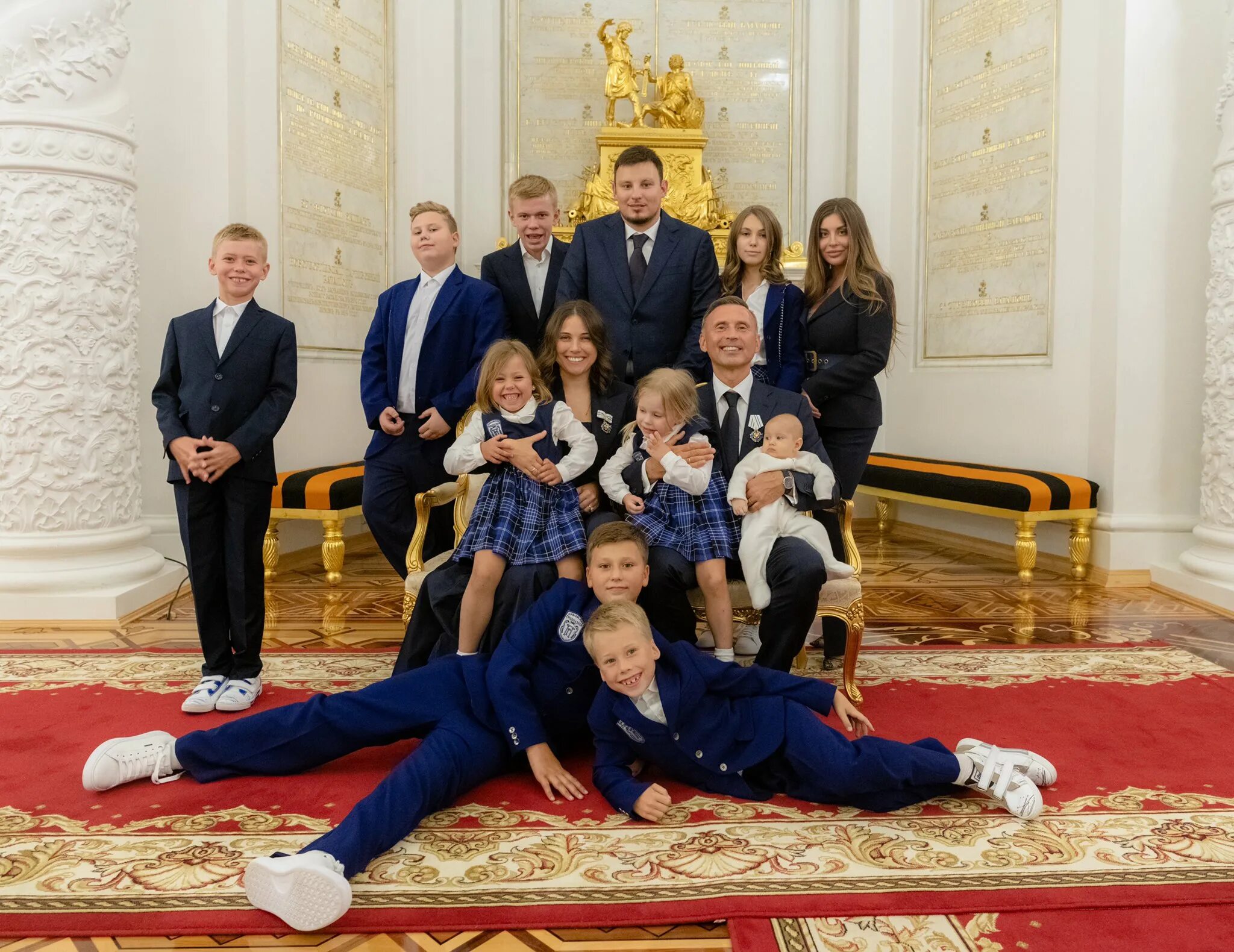 Какие есть известные семьи. Семья мэра Москвы. Сын мэра Москвы. Богатая семья.