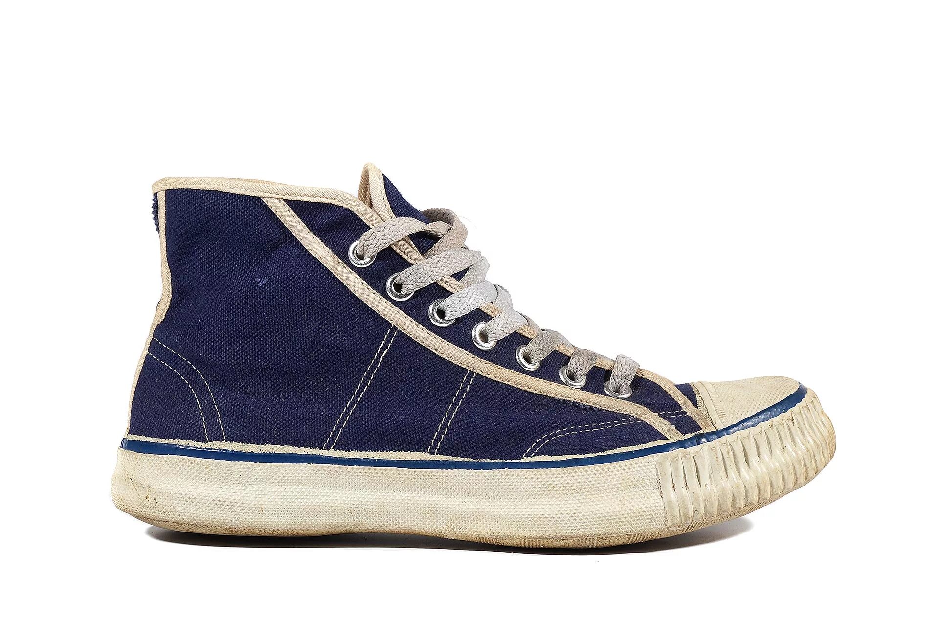 Кеды x peanuts chuck taylor all star high. M9613c converse артикул. Кеды конверс малиновые. Кеды конверс американский флаг. Converse all star.