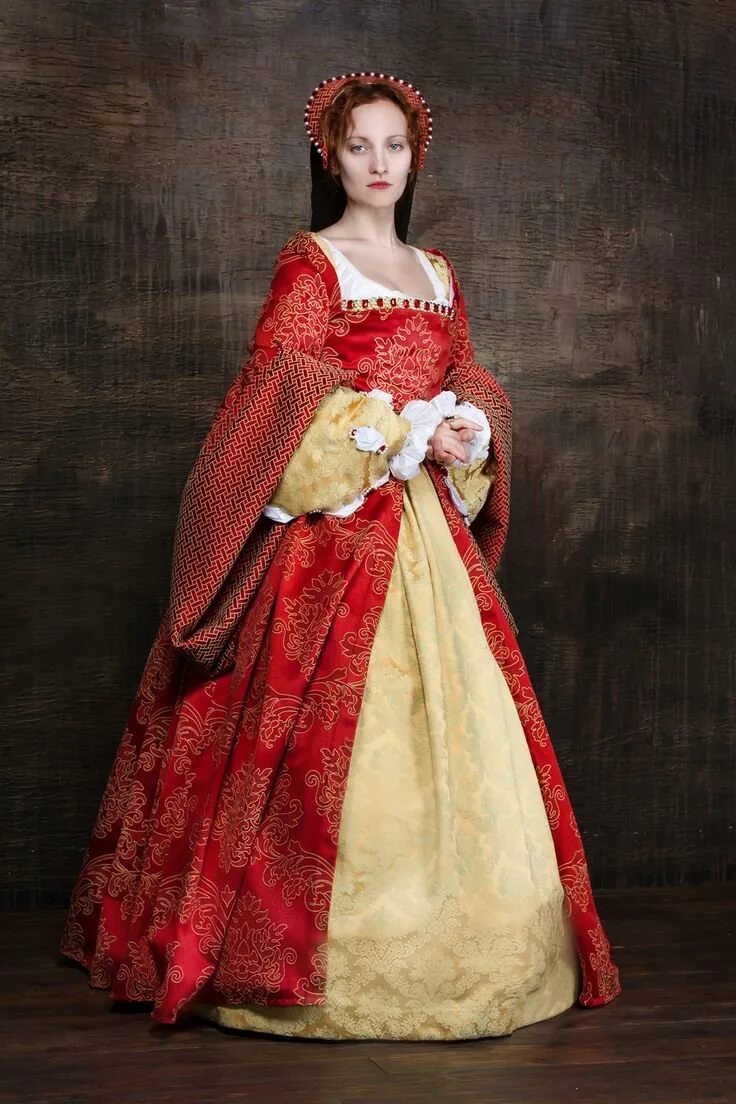 Платье англия 16 век эпоха возрождение. Одежда королев англии в средние века. Платье королевы. Как одевались королевы. Костюм тюдоровской эпохи.