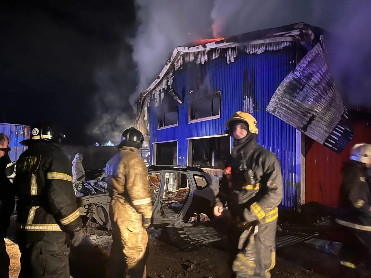 Вечер 18 11 18. МЧС пожар. Пожарный МЧС. Возгорание.