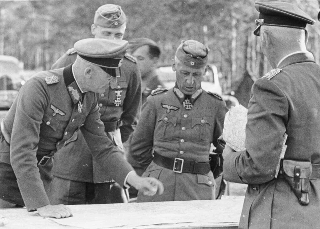Генералы 1941. Генерал герман гот. хайнц гудериан 1941. герман гот генералы вермахта. эрих фон гепнер.