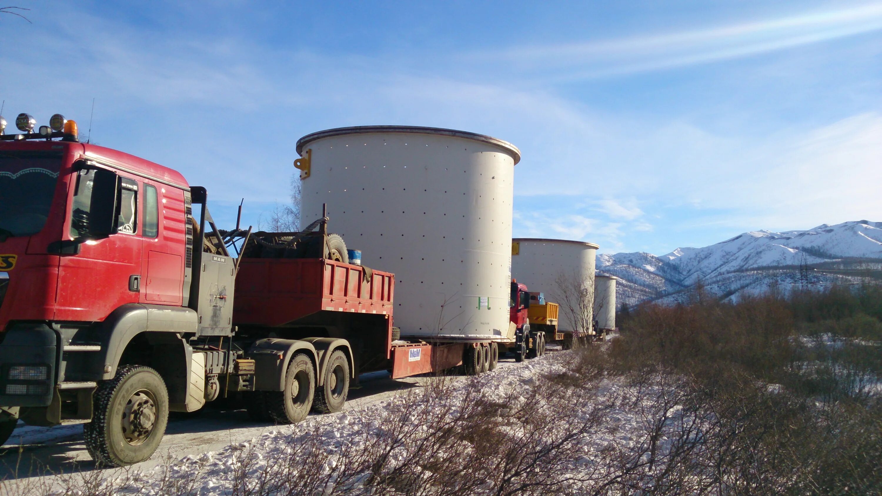 контейнеровоз судно ск-6000. зимник магадан билибино. анадырь морпорт. зимник магадан билибино. грузы в магадан.