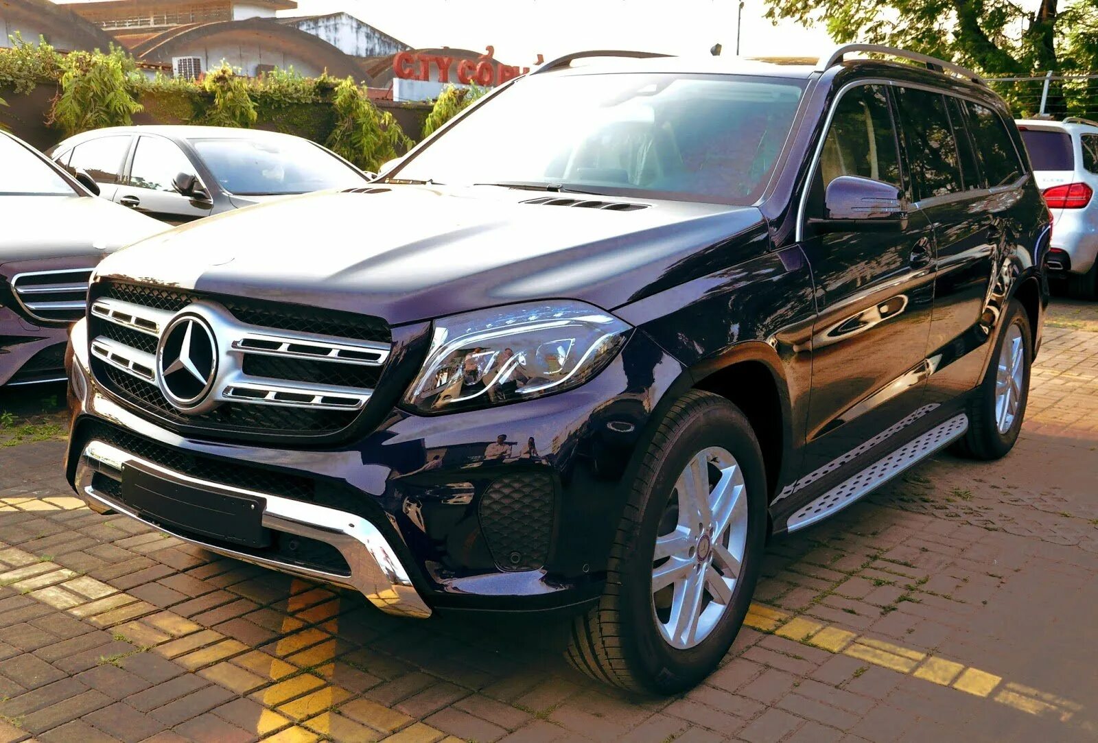 Купить машину до 1 млн. Мерседес GLS 350d 2022. GLS 350d 2021. Mercedes gl200 джип. Mercedes Benz gl 350d 2022.