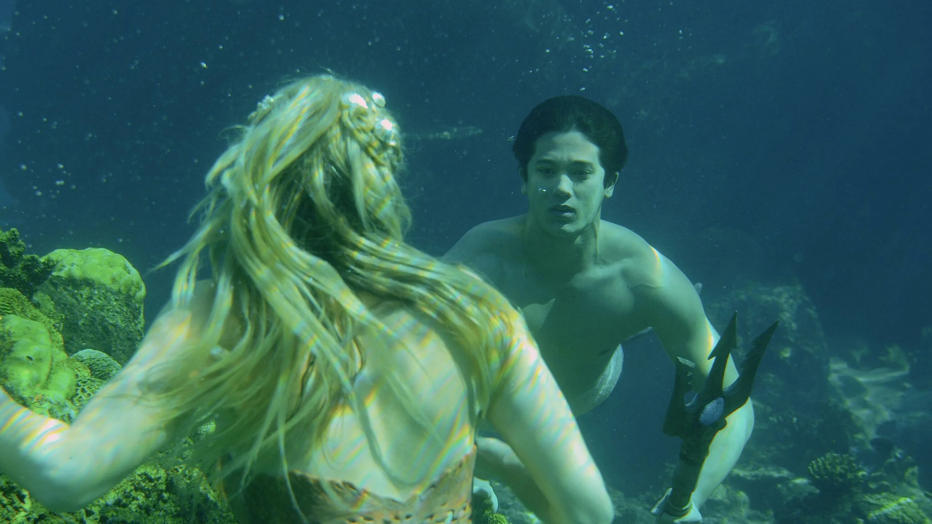 Сериал сирена 3 сезон 10 серия. Сирена выжить на острове. Сирена выжить на острове. Фильм последний герой 2. Сирена сериал 3.