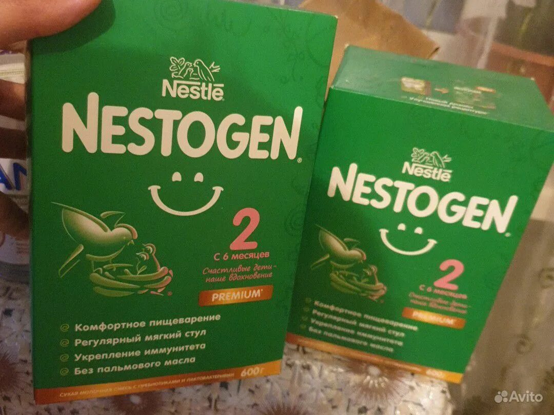 Nestogen 2. кисломолочная смесь нестожен 1. зеленая смесь детская. зелёная детская смесь в коробочке. смесь зеленая коробка.