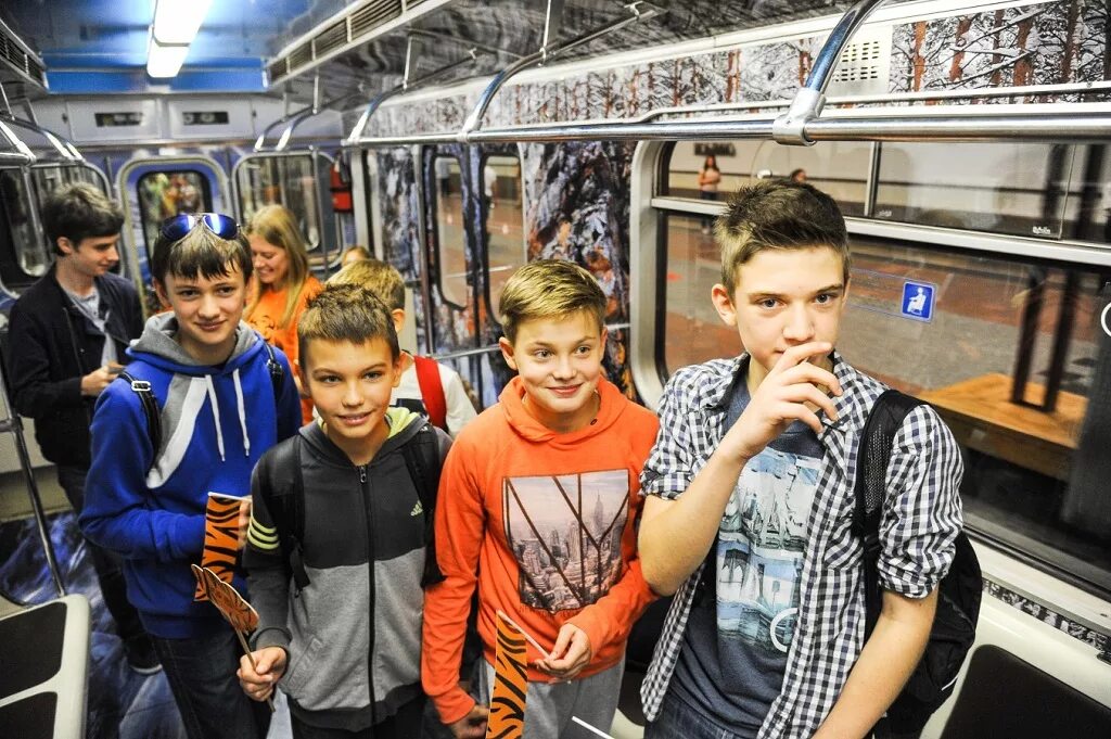 Проезд детей в метро в москве. Метро для детей. экскурсия метро для детей. школьники в метро. московское метро экскурсии.