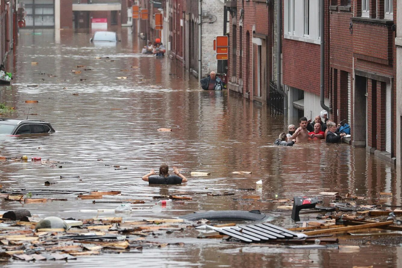 Происходившими в европе в конце. Наводнение в Германии в июле 2021. Наводнение в Бельгии 2021. Потоп в Германии 2021. Наводнения в Европе 2021.