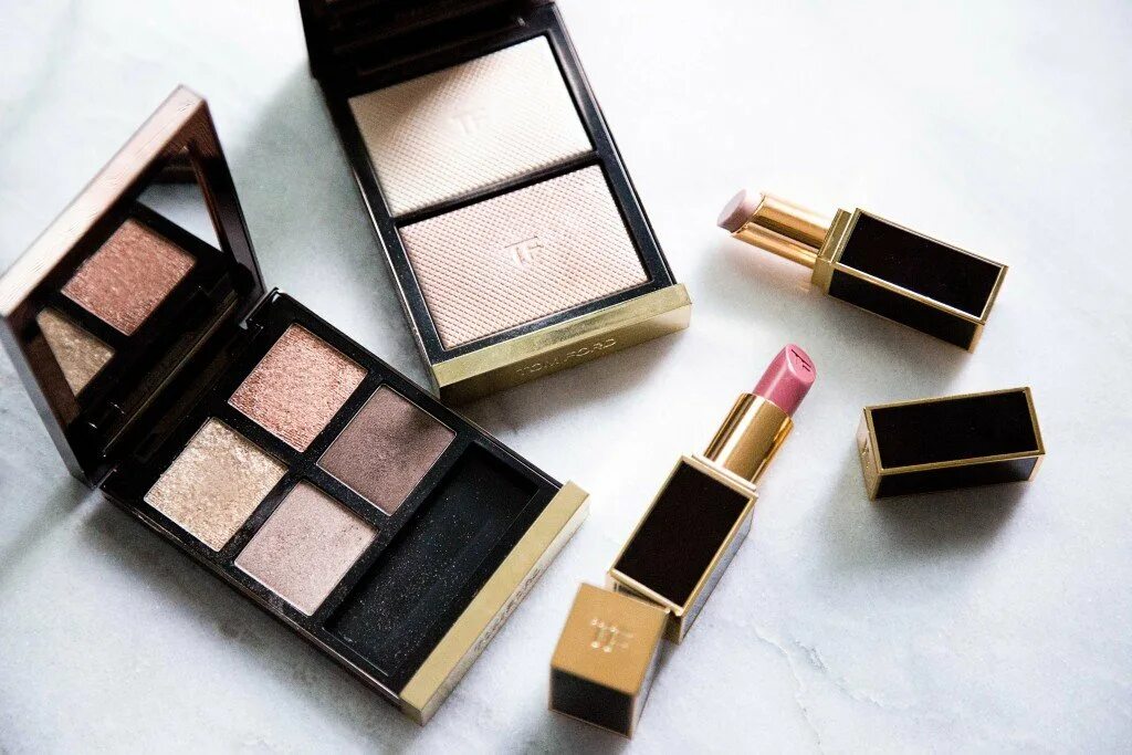 Косметика говорю. Косметика реплики. Косметика реплики. Nars косметика профессиональная. Косметика визажиста.
