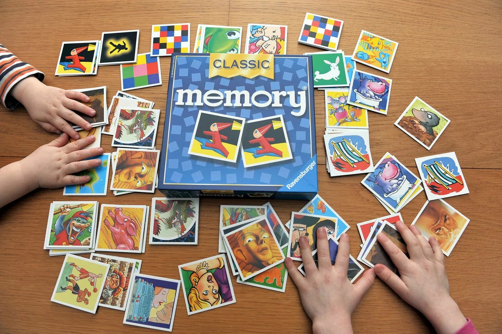 Мемори дошкольник. Игра Мемори. Карточки Мемори для детей. Игра Мемори для взрослых. Memory настольная игра.