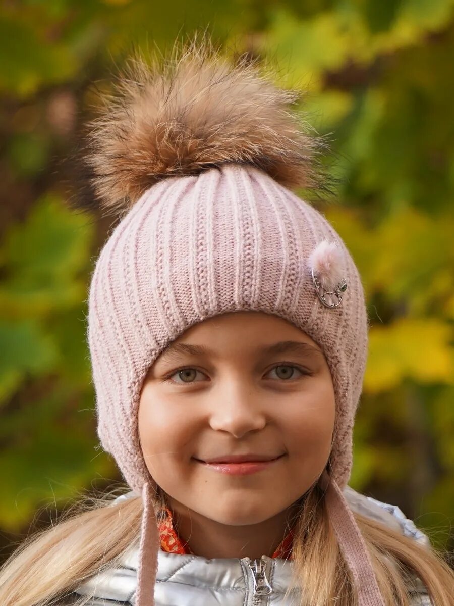 шапка с помпоном. женские шапочки. фото шапок бини с отворотом. шапка с помпоном и ушами. шапка с помпонами для девочки.