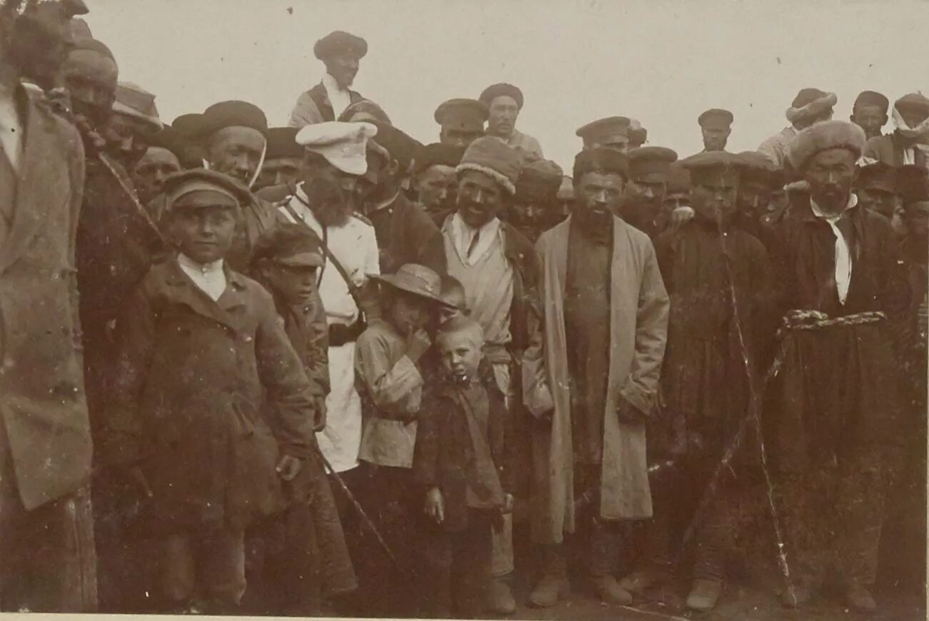 Оренбургские киргизы. Киргизы 19 век. Киргизы Оренбург. Старые фотографии кыргызов. Киргиз КАЙСАКИ фото.