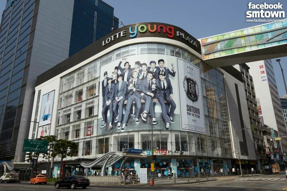 SM Town здание. Торговый центр в Корее Сеул. SM Entertainment здание. Здание см Интертеймент в Корее.