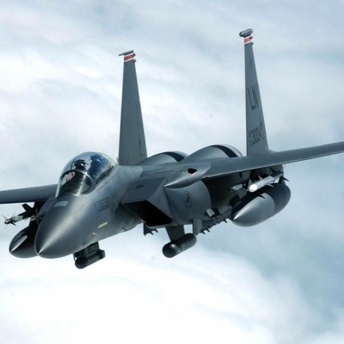 Истребители ютубе. F-15e Strike Eagle. F-15 Eagle. F-15 Strike Eagle. F-15 ВВС США.