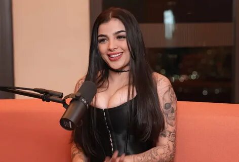 Karely Ruiz rompe el silencio sobre video sin censura con fan.