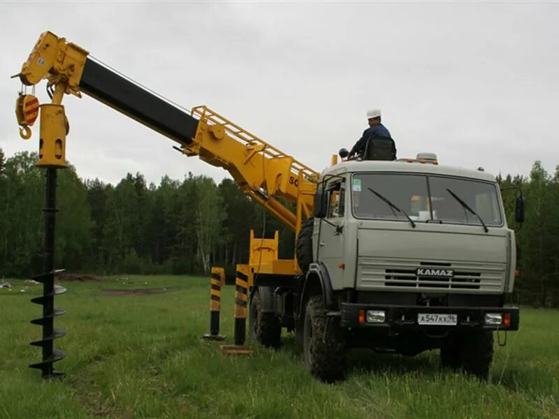 Аренда ямобура цена. КАМАЗ вездеход ямобур БКМ. БКМ 516 на базе КАМАЗ. Ямобур Витязь-800. КАМАЗ вездеход с БКМ.