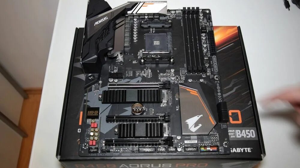 Материнская плата gigabyte b450 aorus elite разъемы. Gigabyte aorus elite b550 micro atx. Материнская плата gigabyte b450 aorus elite. Gigabyte b450 aorus elite. B450 aorus elite am4.