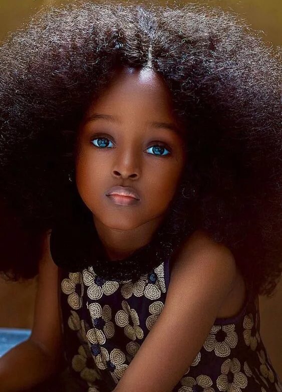 Маленькие темнокожие. Джейр Иджалана. Джейр Иджалана 2020. Соул певица афроамериканка. Темнокожие с голубыми глазами.