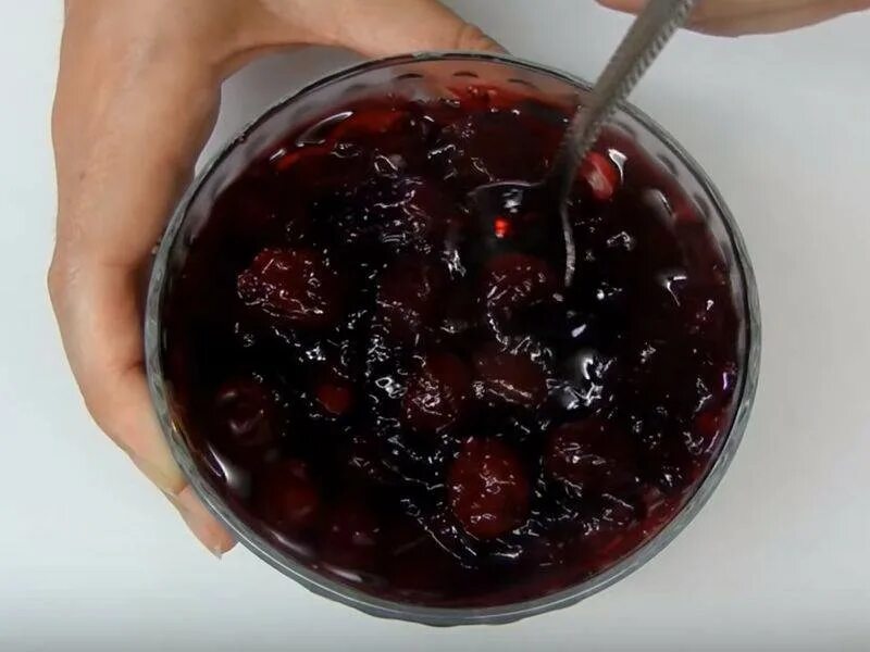 Сварить черешню с косточками