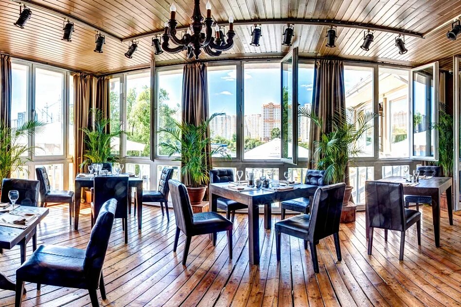 Шор хаус москва. Шор хаус вилладж. 2. Ресторан shore house москва. Shore house ресторан крокус.