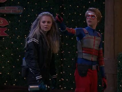 Stills - Henry Danger.