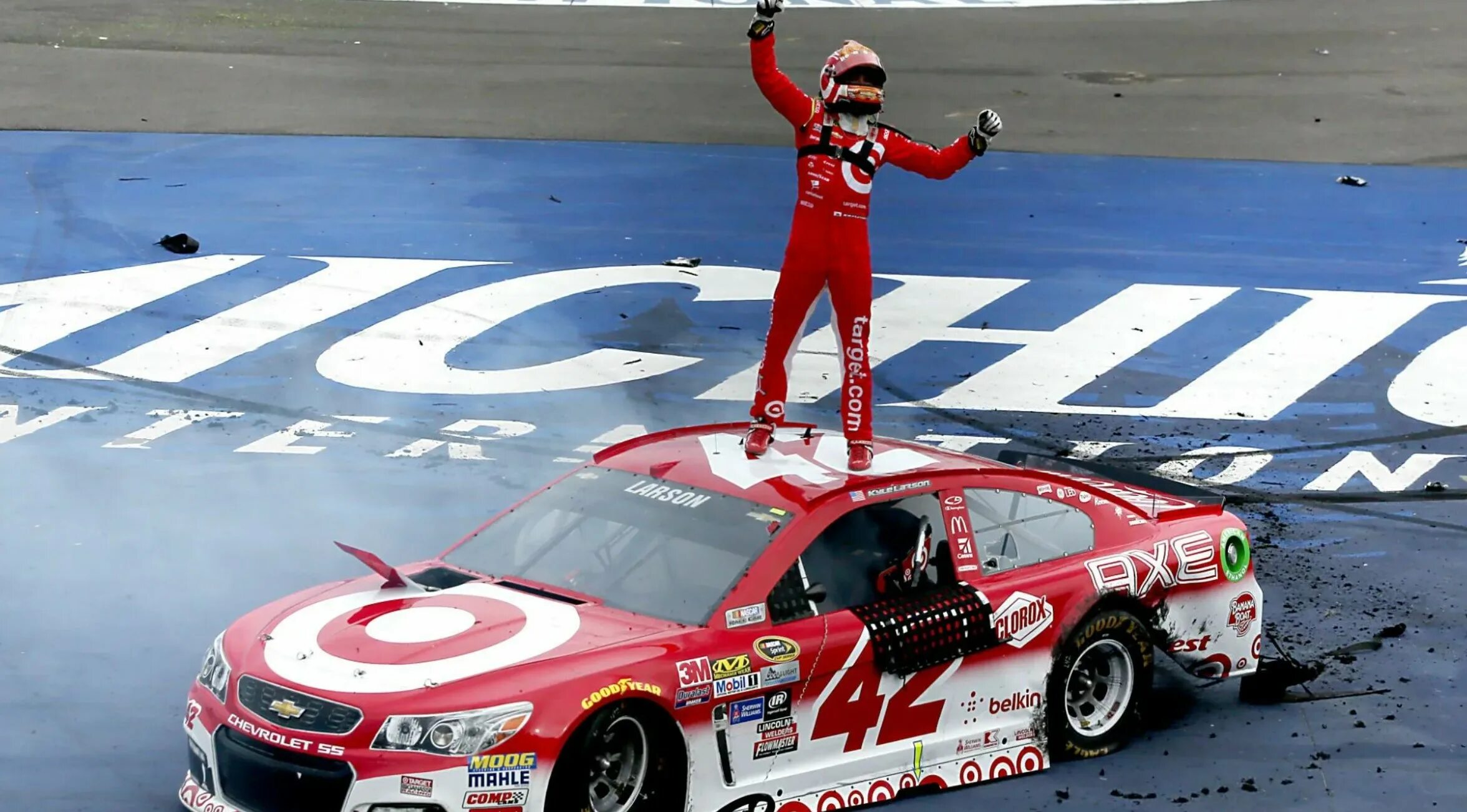 7 в гонках участвуют 10 спортсменов. Гонщики наскар. NASCAR гонщики NASCAR. Kyle Larson NASCAR. Гонщики наскар 2012.