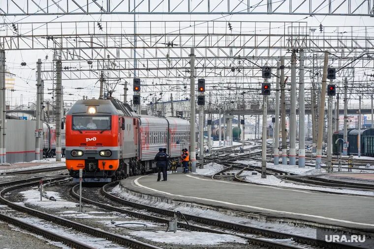 РЖД станция ЕКБ. Нижний Тагил станция РЖД. РЖД вокзал Нижний Тагил. Екатеринбург вокзал железная дорога электричка. Вокзал челябинск екатеринбург