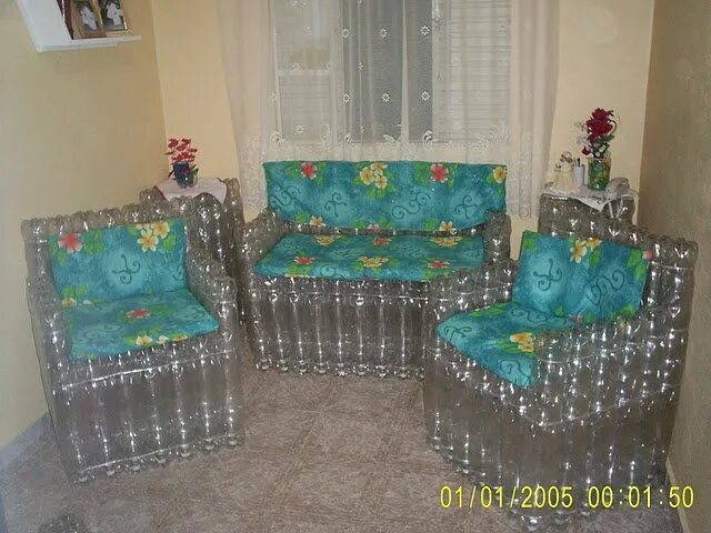 Кресло из пластмассовых бутылок. Диван из баклажек. Стул из пластиковых бутылок. Кресло из пластиковых бутылок. Стульчик из пластиковых бутылок.