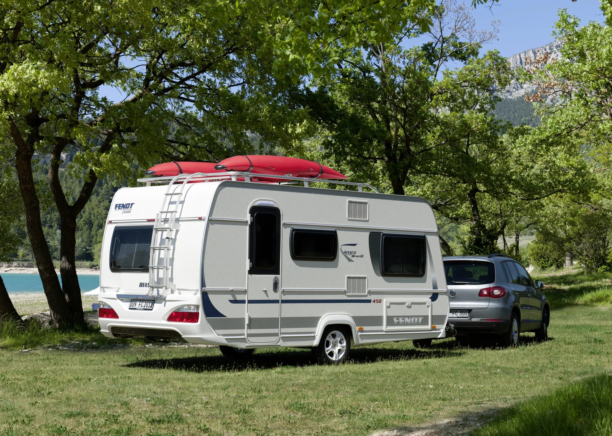 Дома прицепы б у. W.Caravan автодом. Кемпер автодом прицеп дача. Авто дои прицеп. Автодом Караван кемпер машина.