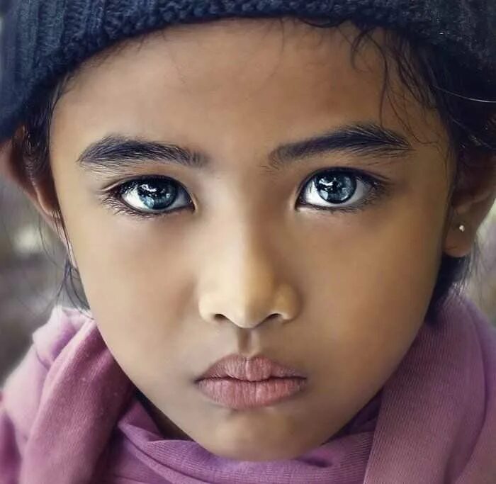 Красивые глаза. Необычные глаза. Девочка с необычными глазами. Необычные красивые глаза. Самого редкого человека