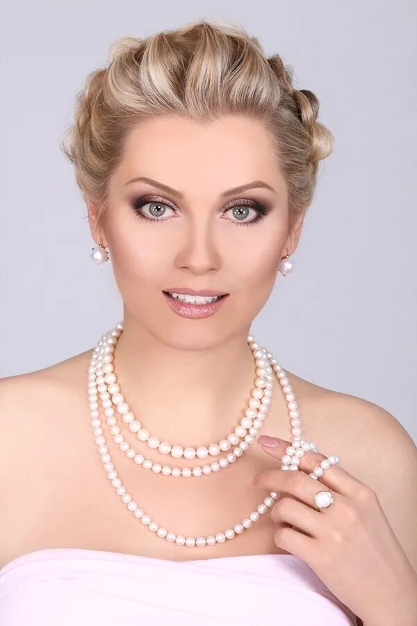 Елена ленина студия. Лена ленина с пауком. Лена ленина светская львица. Елена ленина сейчас. Лена ленина отзывы.