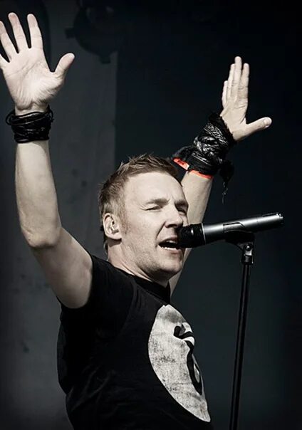 Марко сааресто. Марко сааресто с женой. poets of the fall. poets of the fall ultraviolet.