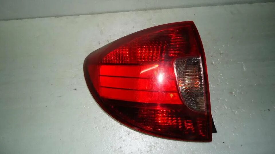 Задний левый фонарь киа сид универсал 2011. Задний фонарь бу задний левый. Kia rio 2012 фонарь задний левый артикул. Фонарь левый киа рио 3 седан. Фонарь левый киа сид 2 универсал.